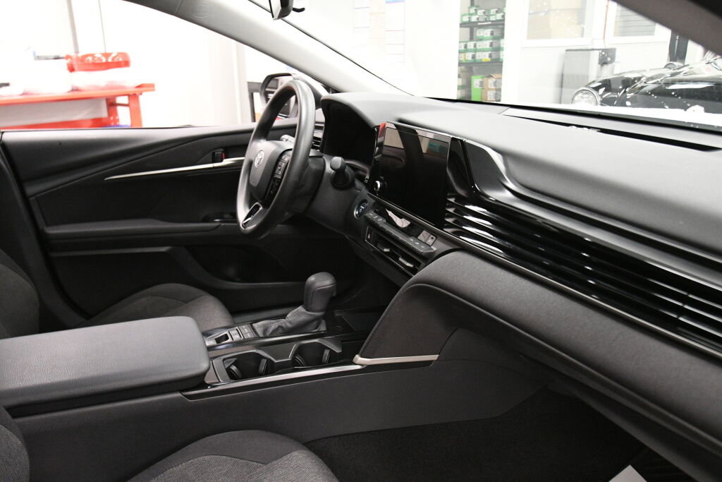 Certified 2025 Toyota Camry LE image 27