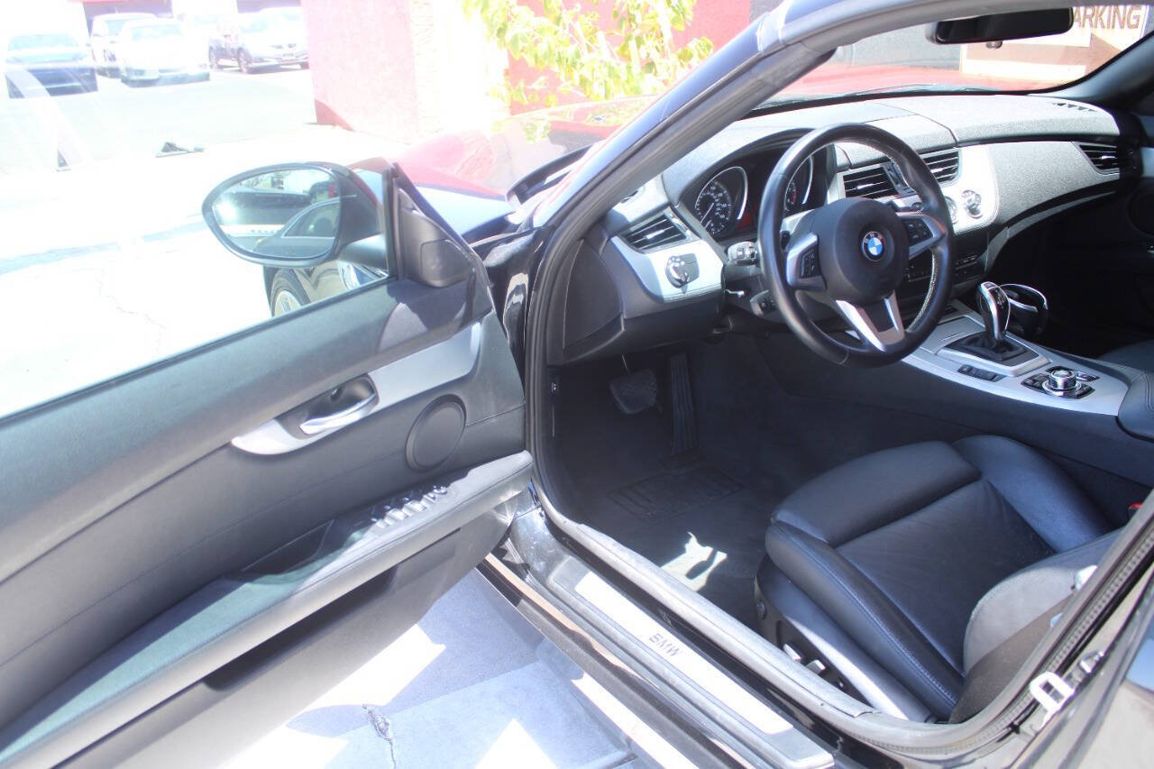 Used 2015 BMW Z4 sDrive35i RWD image 17