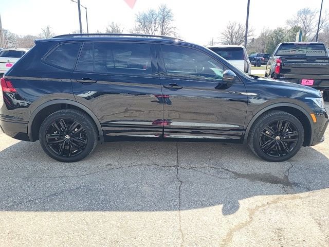 Used 2022 Volkswagen Tiguan SE R-Line AWD/4WD image 19