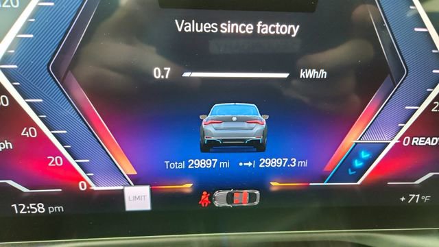 Used 2023 BMW i4 eDrive35 w/ Premium Package image 38