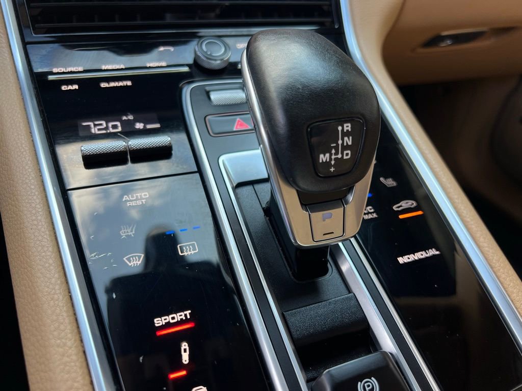 Used 2018 Porsche Panamera 4 image 53
