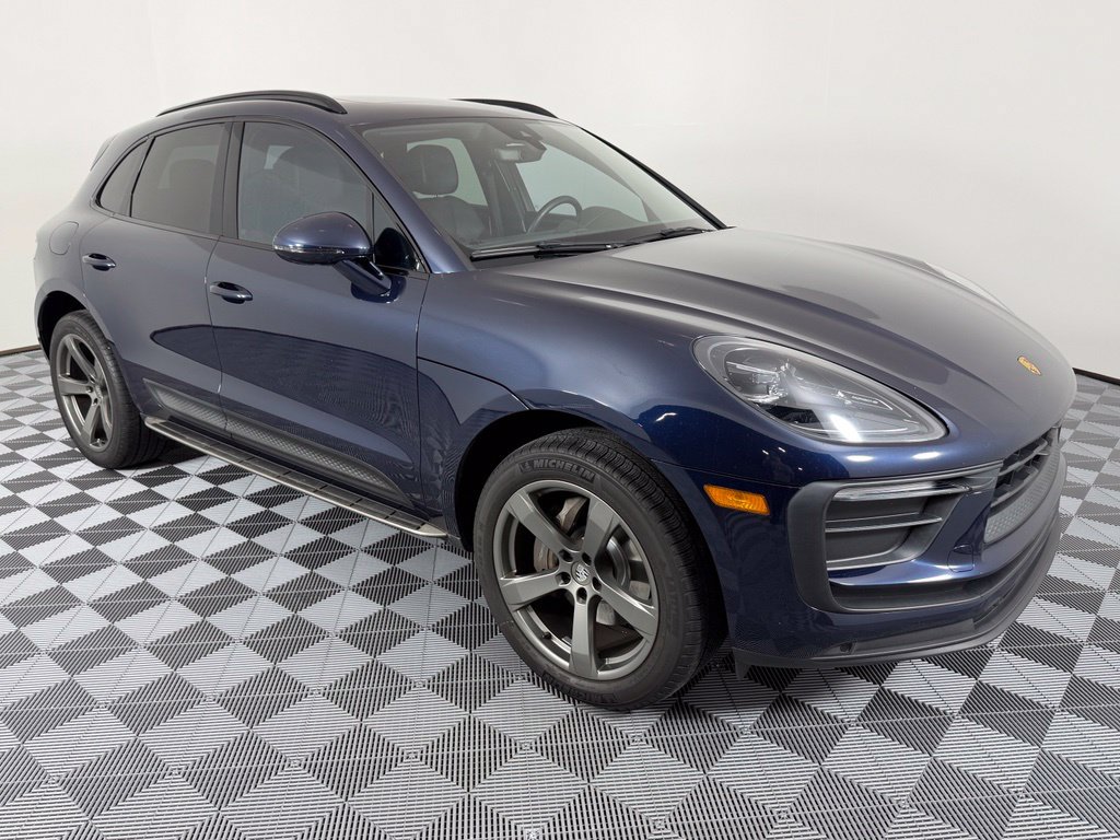Certified 2023 Porsche Macan AWD/4WD image 13