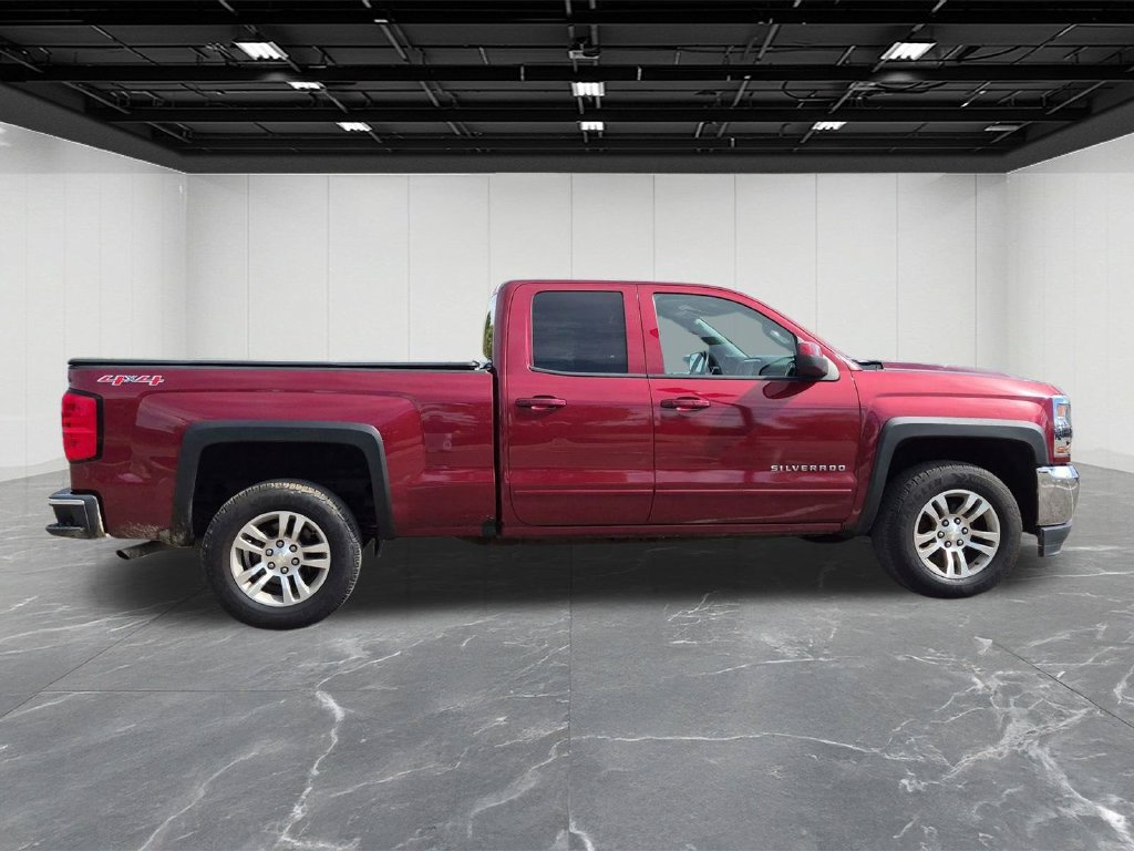 Used 2017 Chevrolet Silverado 1500 LT w/ All Star Edition AWD/4WD image 6
