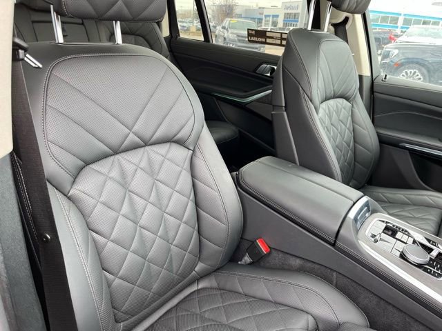 Used 2025 BMW X7 xDrive40i image 25