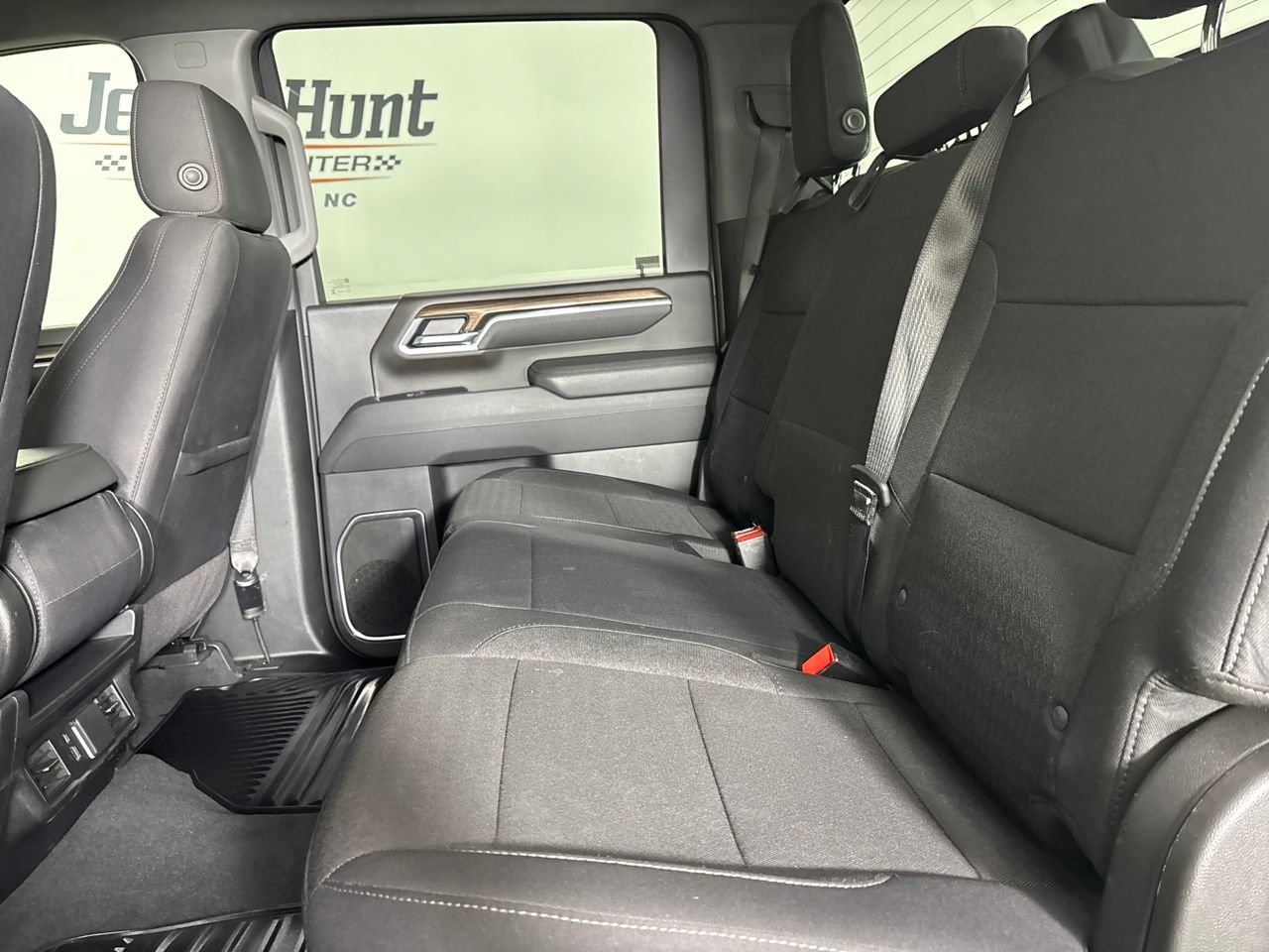 Used 2025 Chevrolet Silverado 2500 LT w/ Convenience Package AWD/4WD image 18