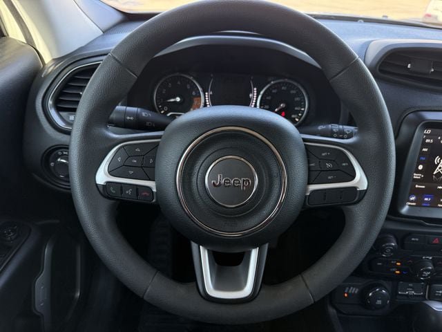 Used 2023 Jeep Renegade Latitude AWD/4WD image 12
