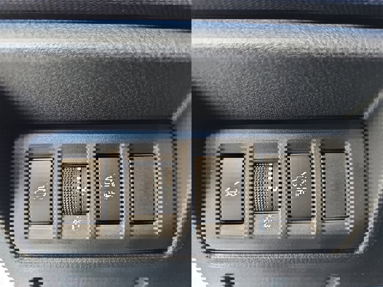 New 2025 Subaru Outback Premium image 25