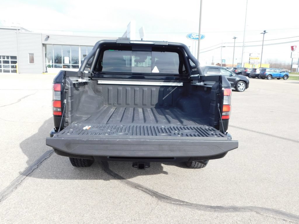 Used 2024 Nissan Frontier SV w/ Hardbody Edition AWD/4WD image 12