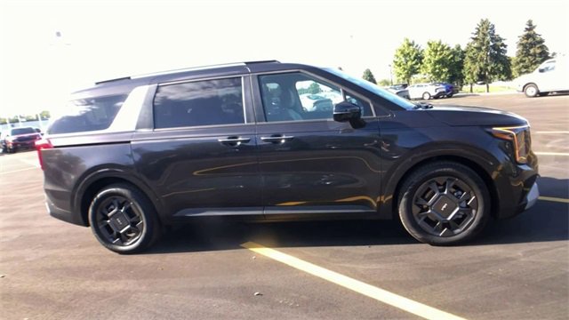 New 2026 Kia Carnival EX image 4