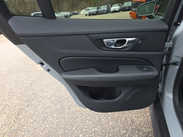Certified 2025 Volvo V60 B5 Cross Country Plus image 21