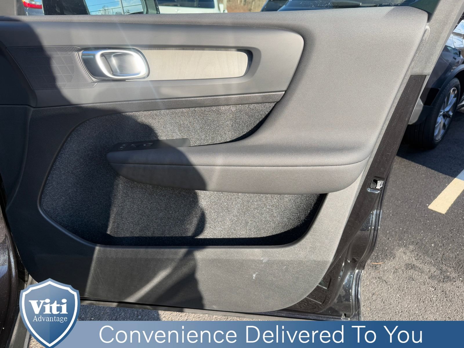 Certified 2025 Volvo XC40 B5 Core w/ Protection Package Premier image 29