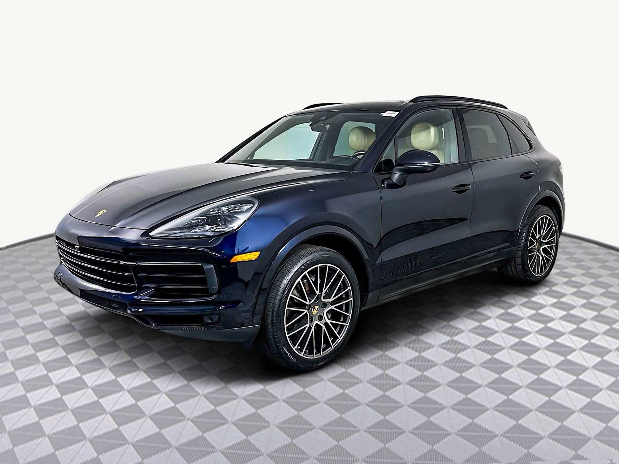 Used 2020 Porsche Cayenne image 4