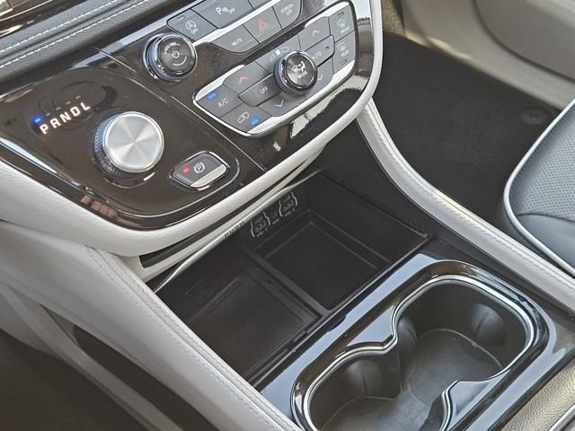 Used 2024 Chrysler Pacifica Limited image 16