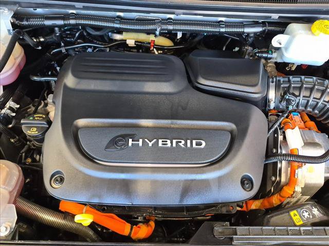 Used 2021 Chrysler Pacifica Touring-L w/ Uconnect Theater Family Group FWD image 25