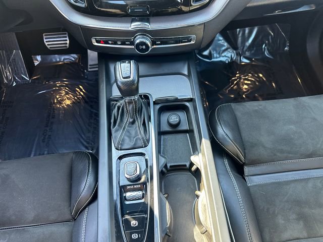 Used 2019 Volvo XC60 T5 R-Design w/ Protection Package image 26