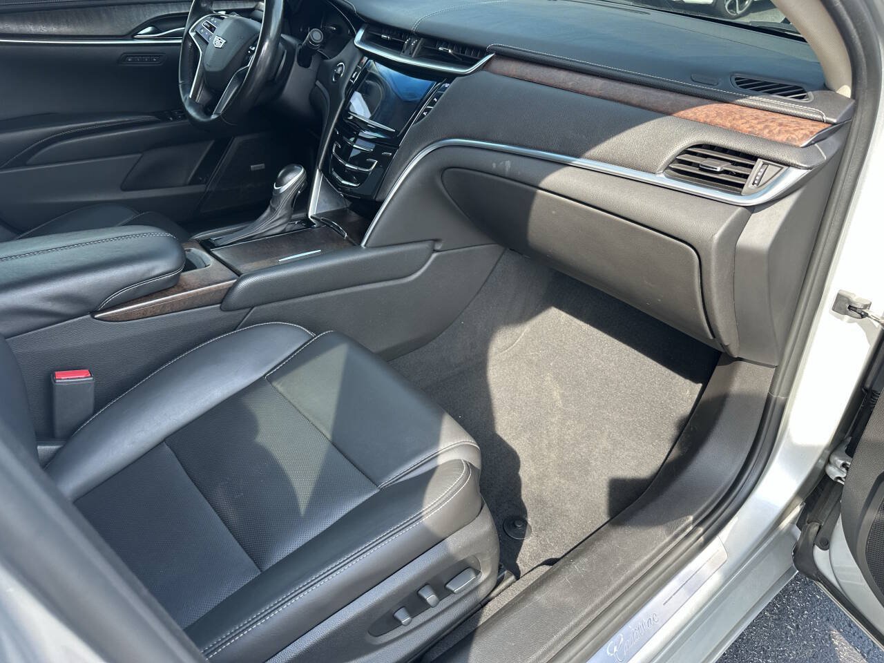 Used 2018 Cadillac XTS Luxury FWD image 18