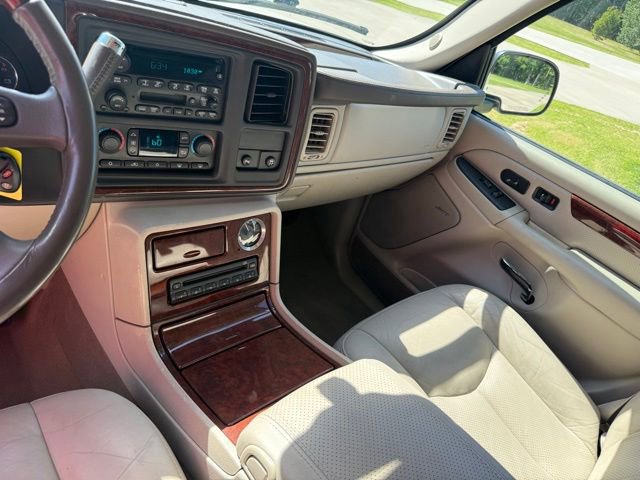 Used 2005 Cadillac Escalade ESV AWD image 12