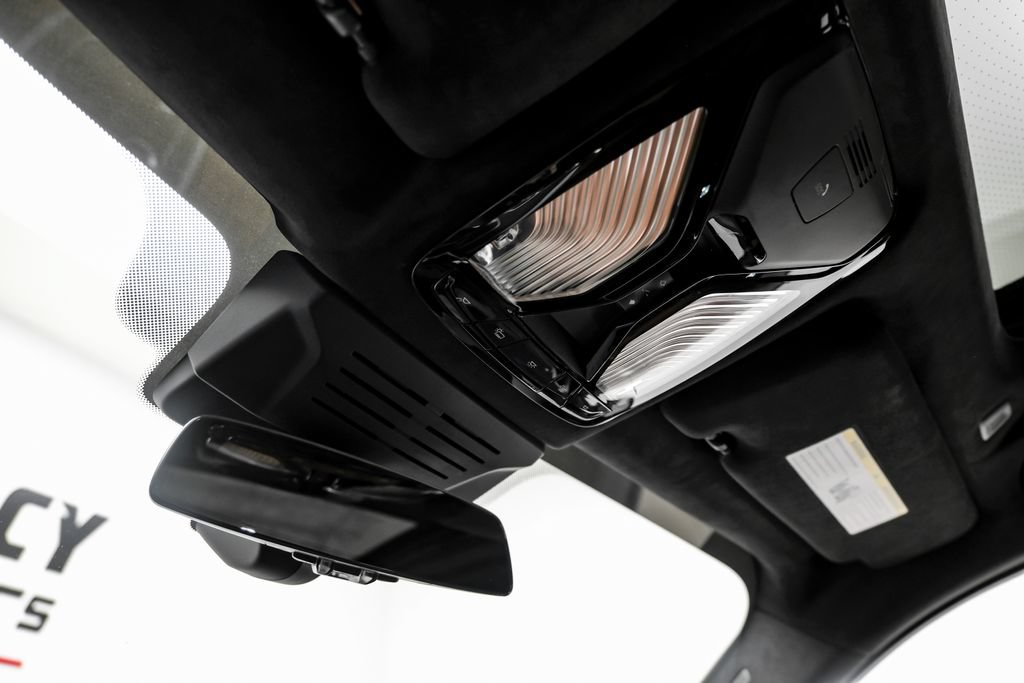 Used 2025 BMW ALPINA XB7 AWD/4WD image 31