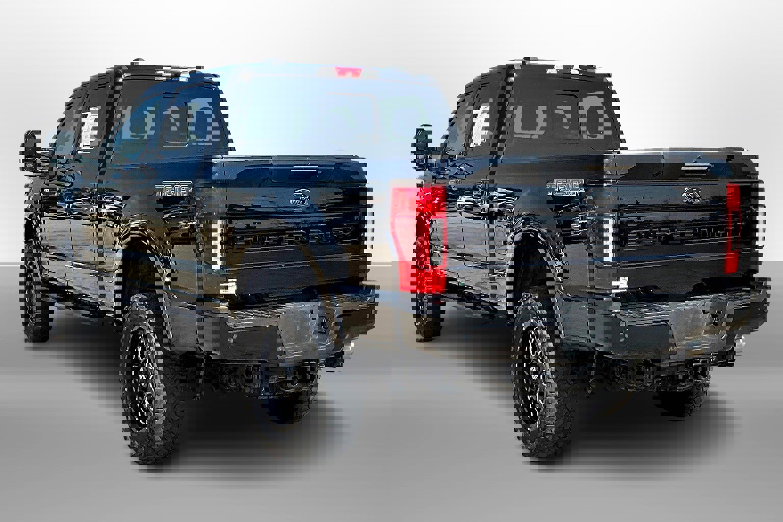 Used 2022 Ford F250 Lariat w/ Tremor Off-Road Package image 10