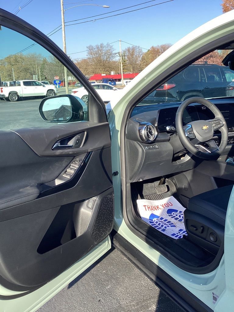 New 2026 Chevrolet Equinox LT w/ Convenience Package II image 14