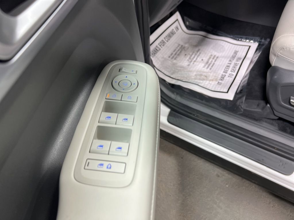 Used 2025 Hyundai Santa Fe Limited image 21