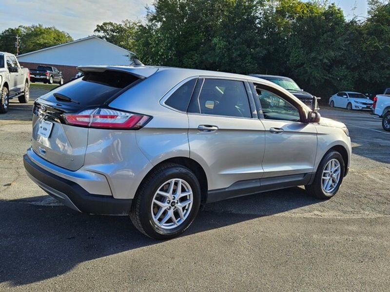 Used 2023 Ford Edge SEL image 14