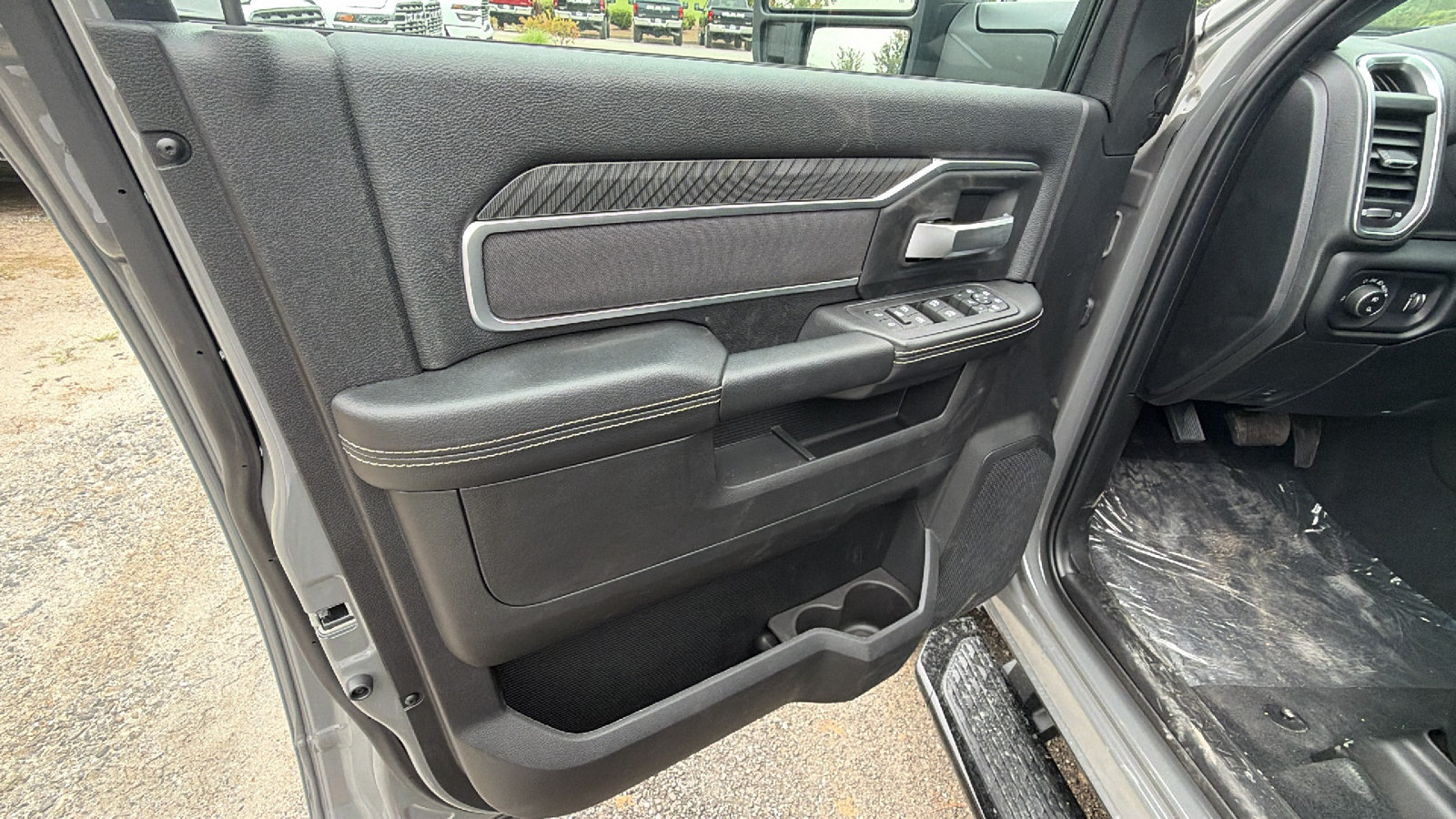 New 2026 RAM 3500 Big Horn AWD/4WD image 14