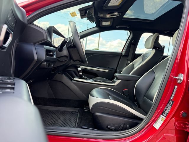 Certified 2025 Kia K4 GT-Line w/ GT-Line Premium Package FWD image 9