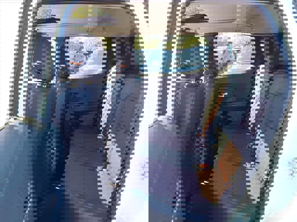 New 2026 Nissan Kicks SR w/ SR Premium Package image 5