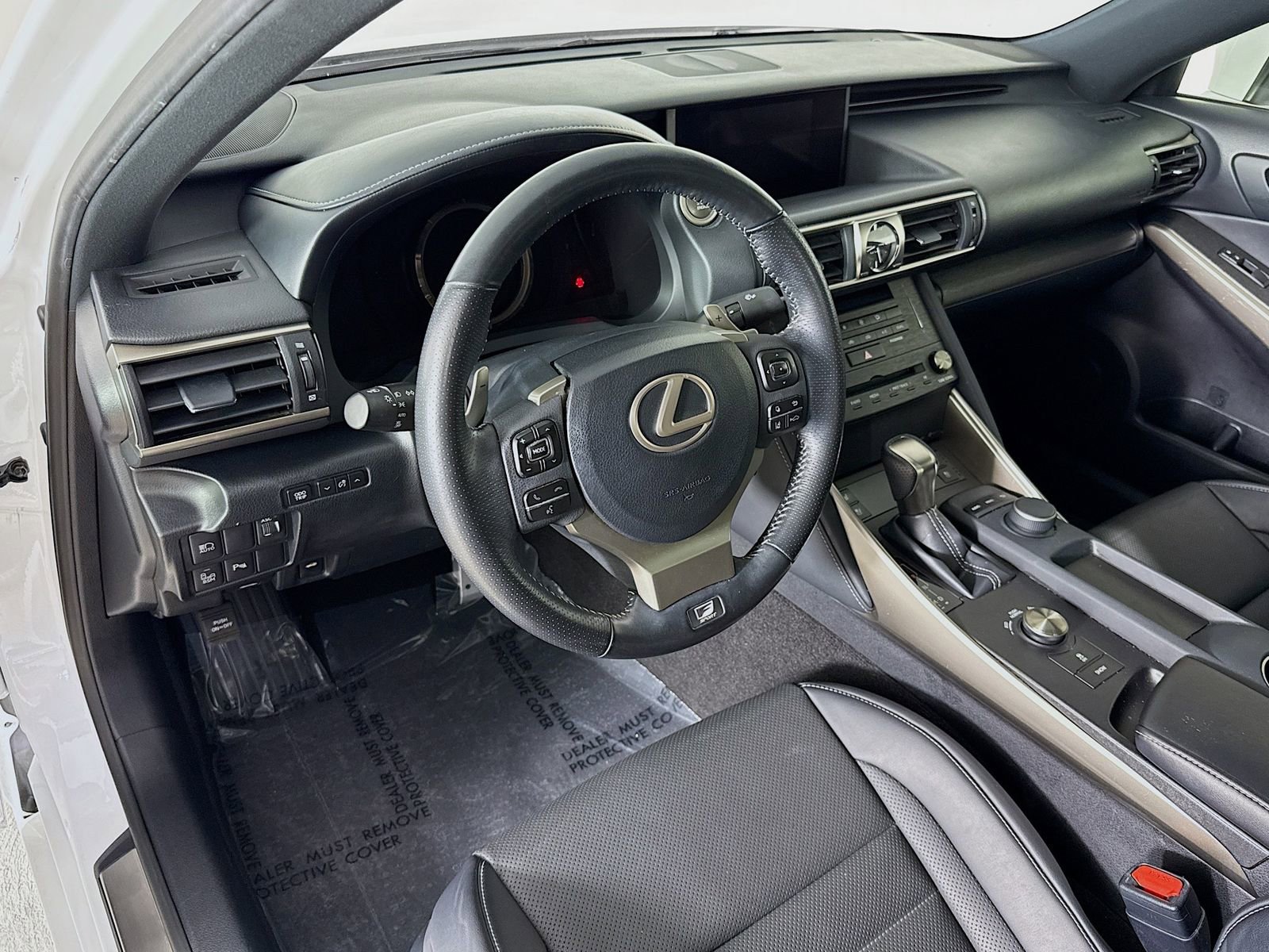 Used 2019 Lexus IS 300 F Sport w/ F Sport Package image 9