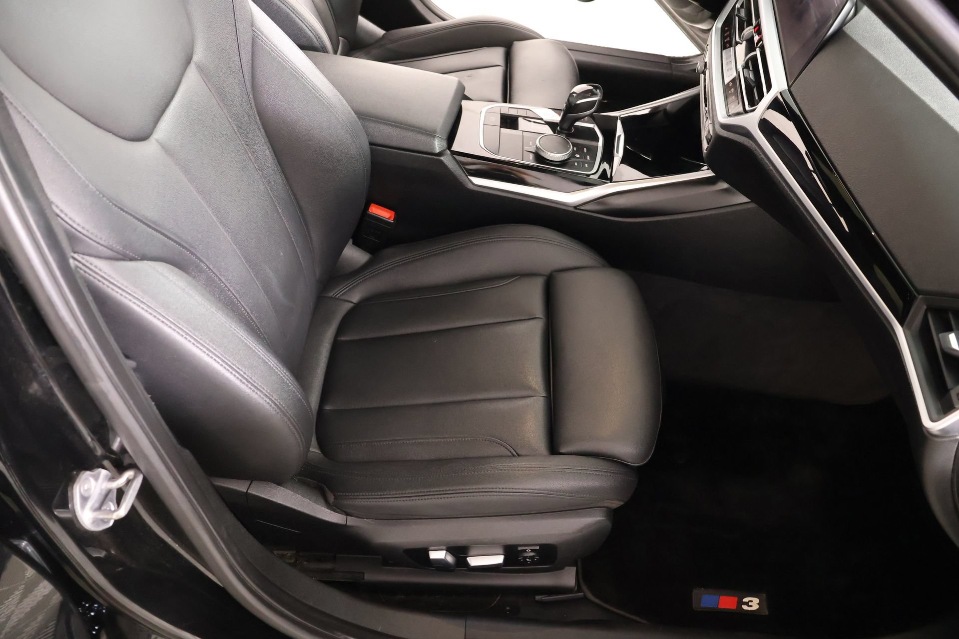 Used 2019 BMW 330i Sedan w/ Convenience Package RWD image 14