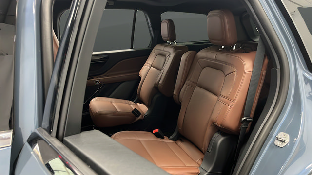 Used 2025 Lincoln Aviator Reserve AWD/4WD image 22