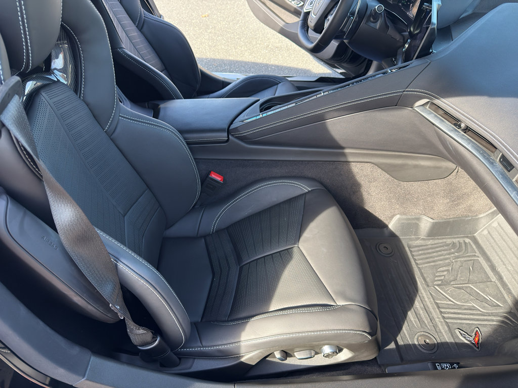 Used 2024 Chevrolet Corvette Stingray Preferred Cpe w/ 2LT image 32