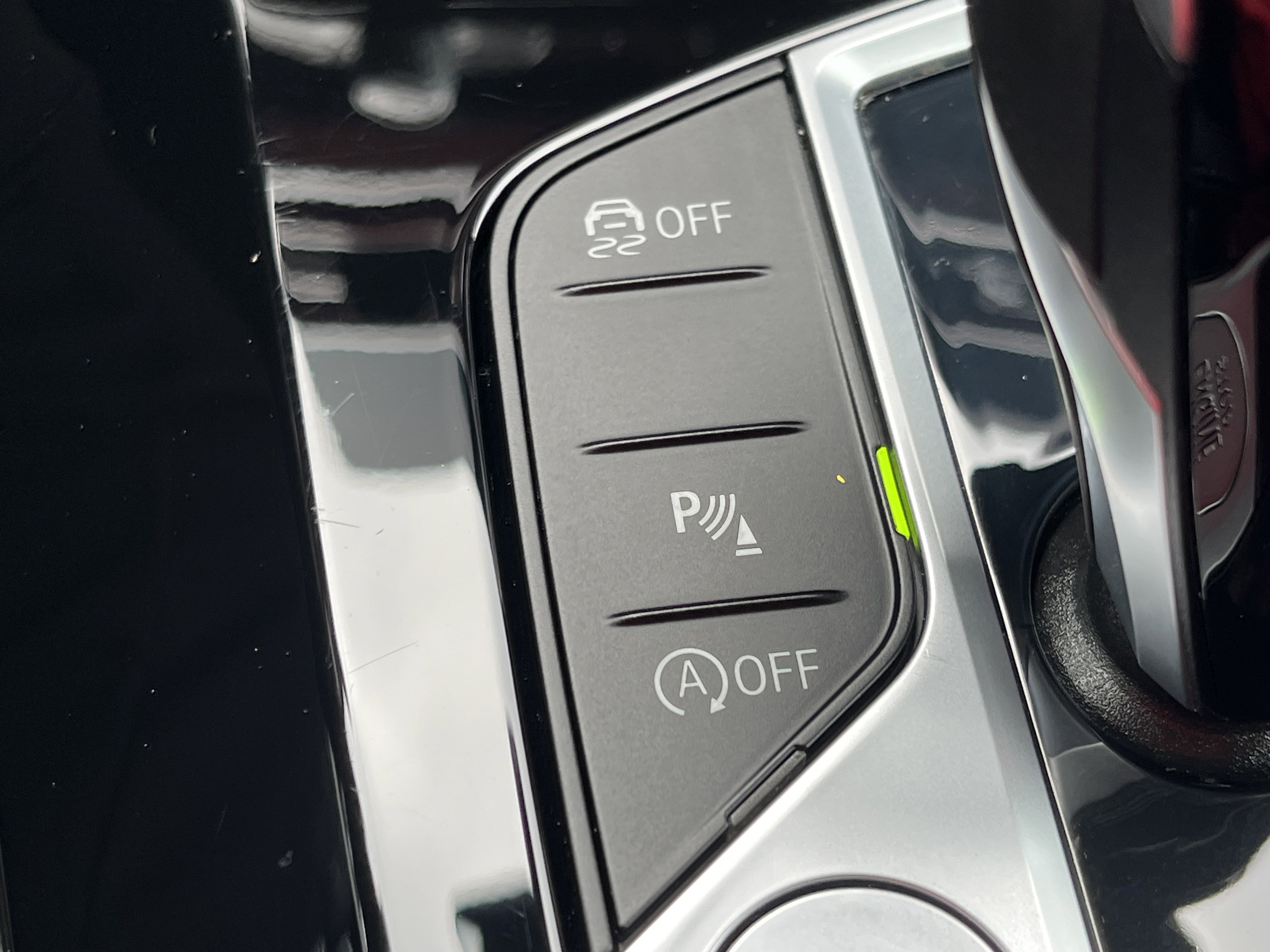 Used 2025 BMW X4 xDrive30i image 10