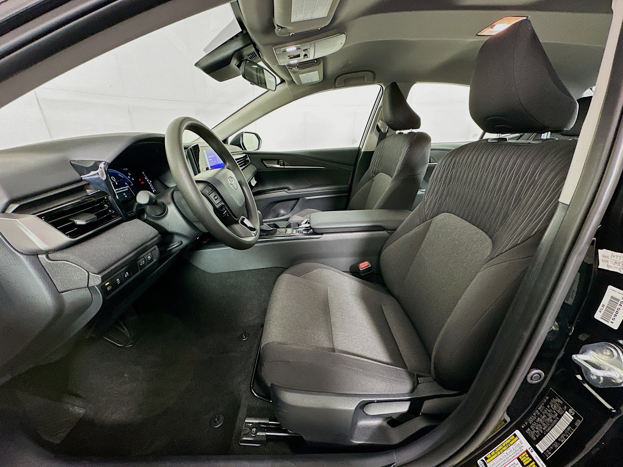 Used 2025 Toyota Camry LE image 13