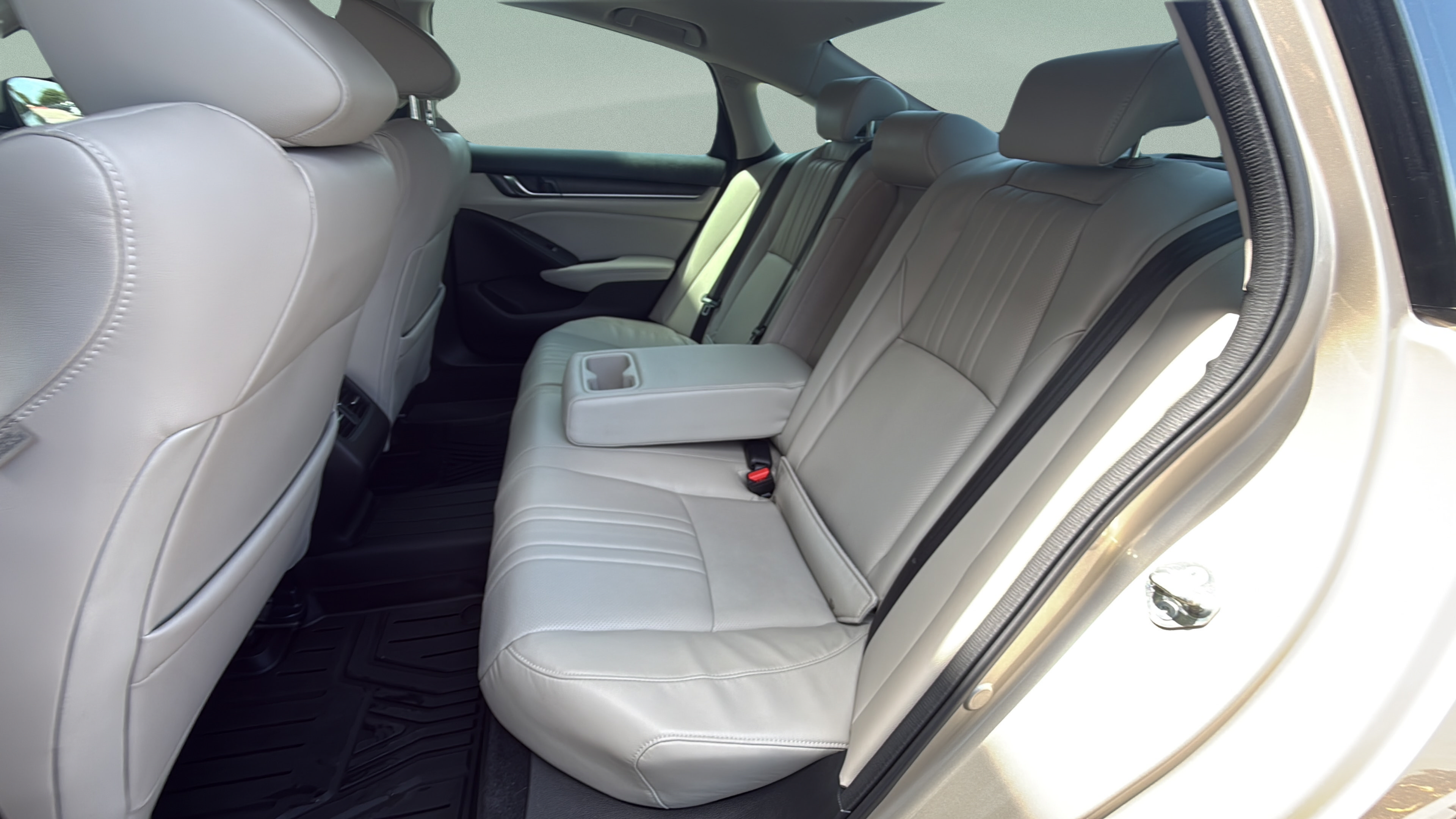 Used 2018 Honda Accord Touring image 22