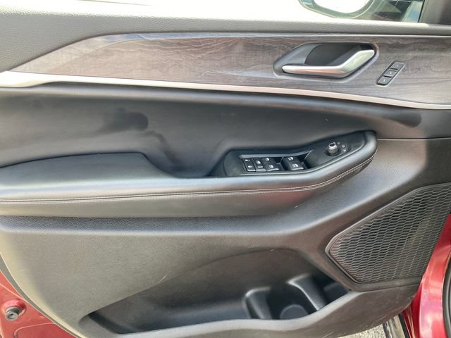 Used 2023 Jeep Grand Cherokee Limited AWD/4WD image 15