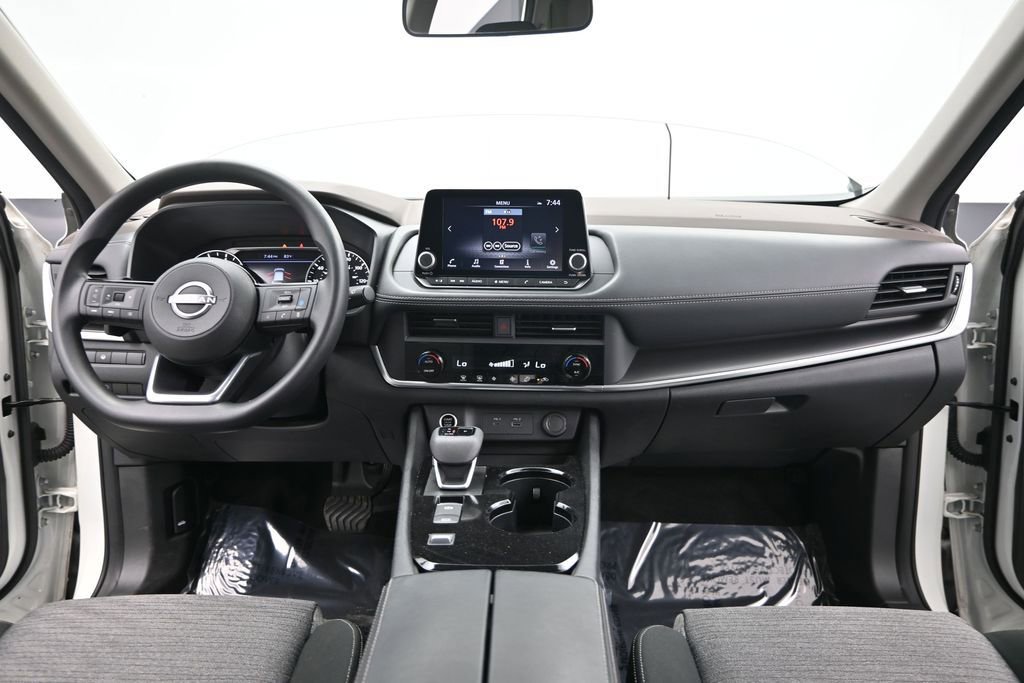 Used 2023 Nissan Rogue SV FWD image 29