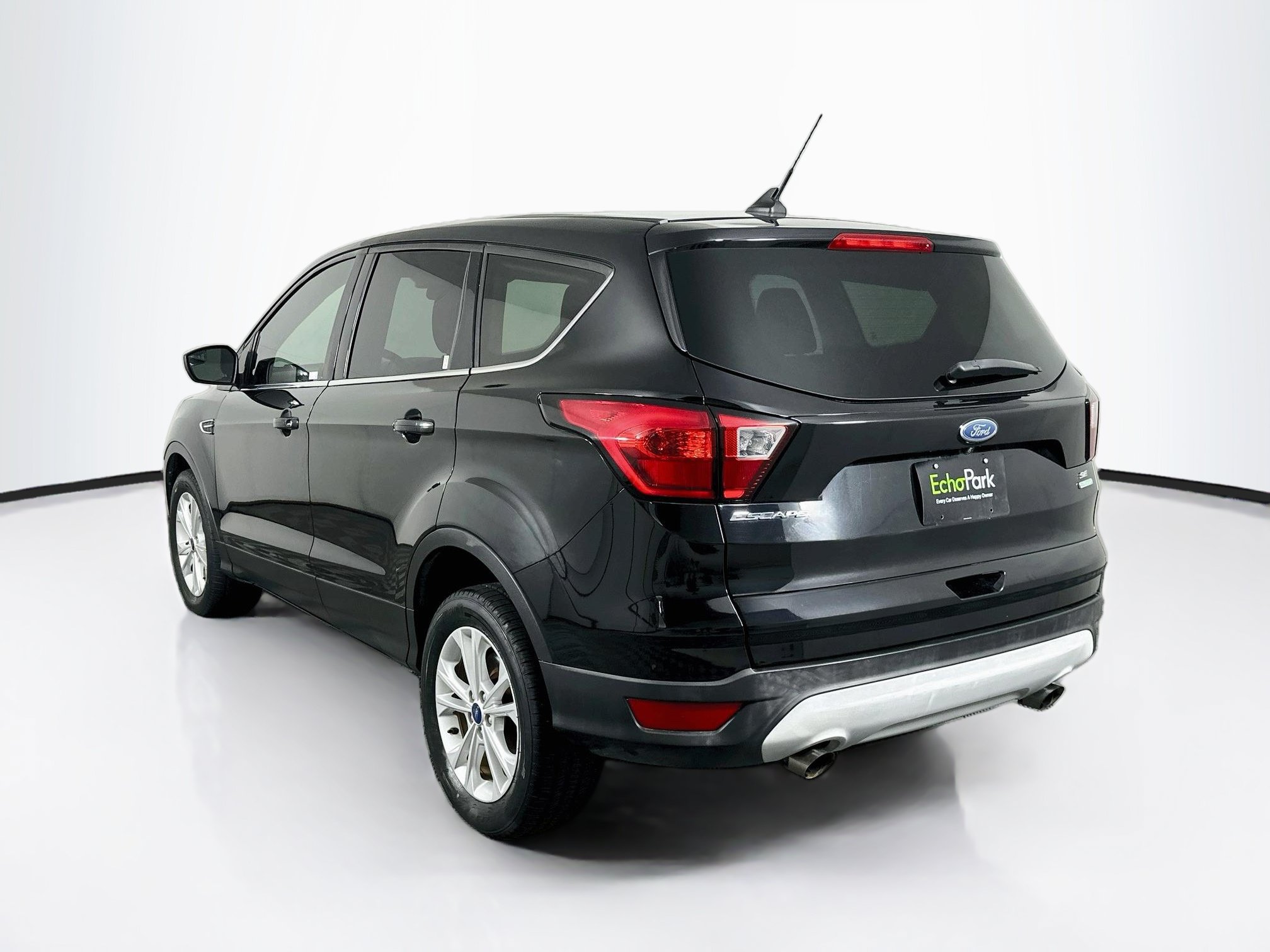 Used 2019 Ford Escape SE FWD image 5