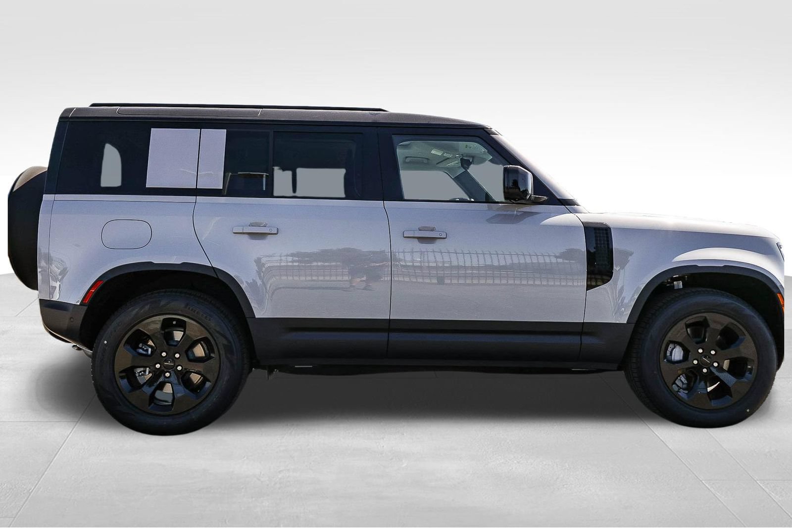 New 2026 Land Rover Defender 110 S AWD/4WD image 4