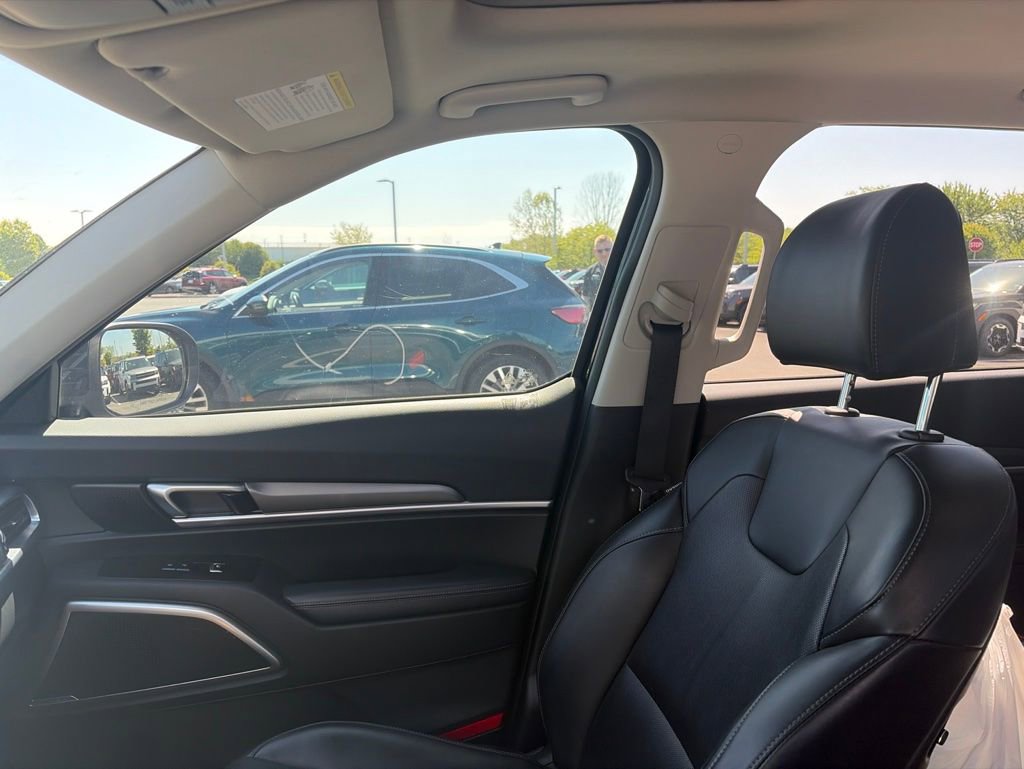 Used 2022 Kia Telluride S FWD image 12