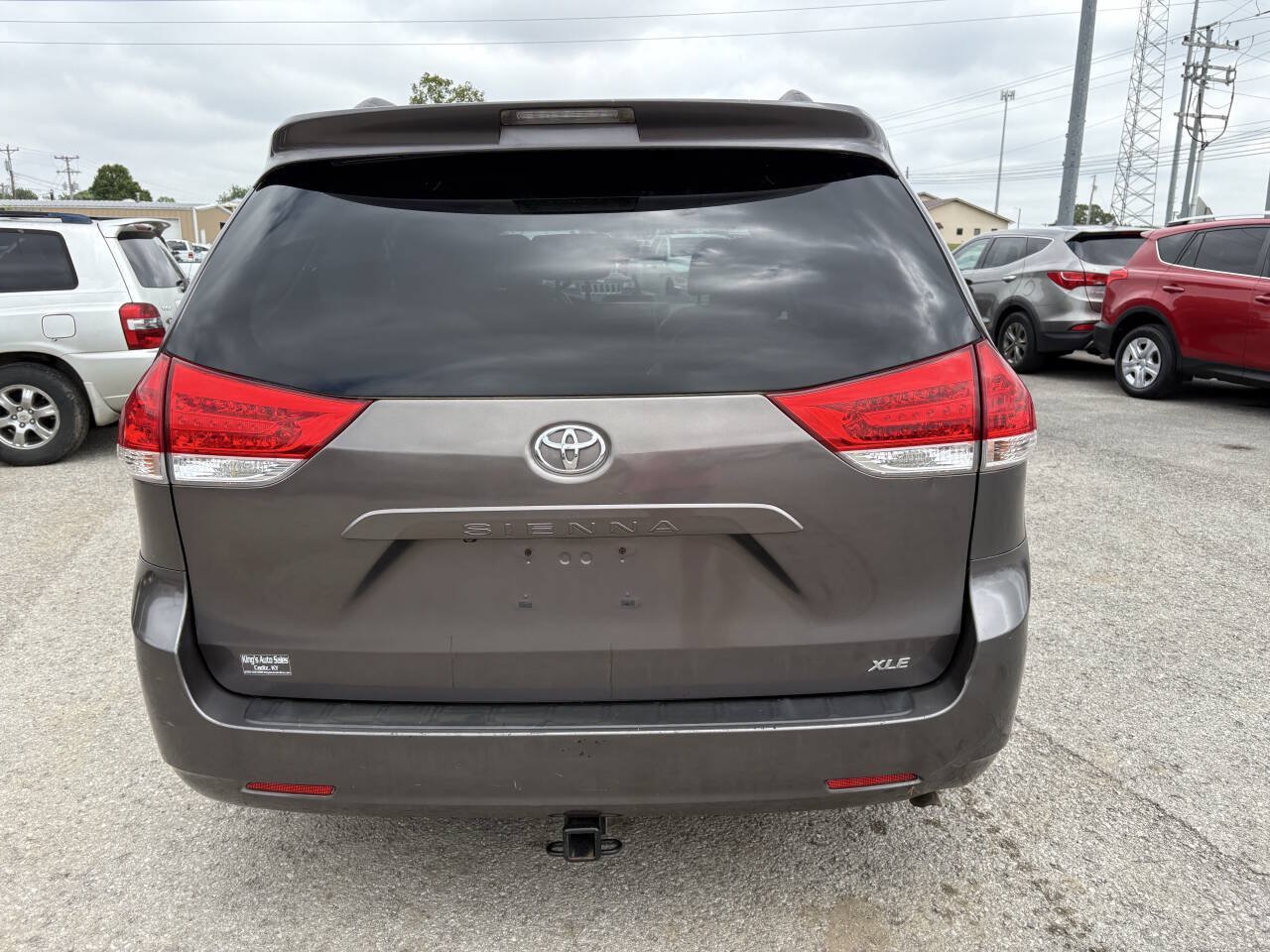 Used 2011 Toyota Sienna XLE w/ Entertainment Pkg FWD image 9