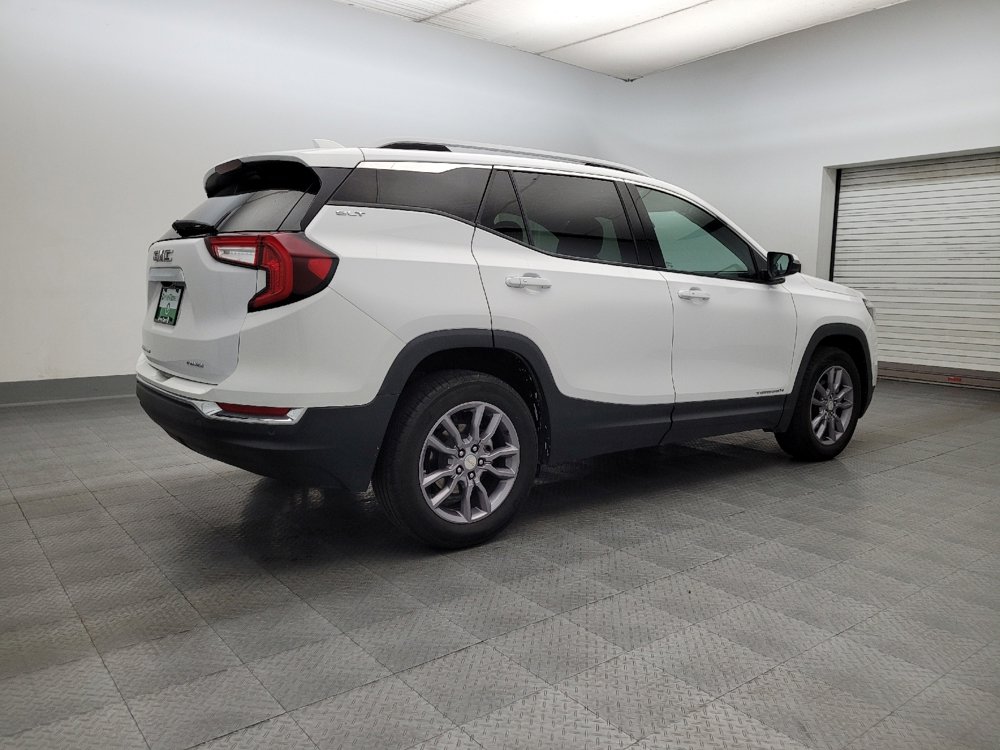 Used 2023 GMC Terrain SLT image 10