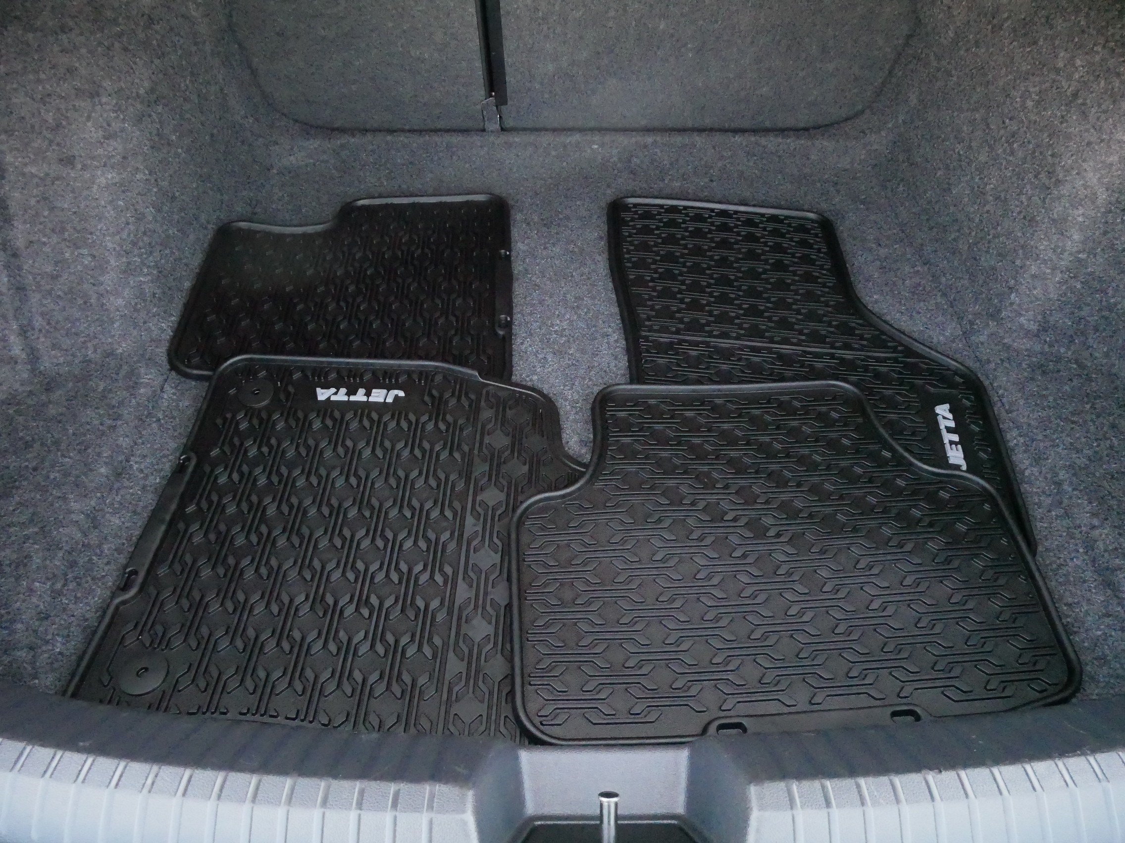 Certified 2025 Volkswagen Jetta Sport FWD image 18