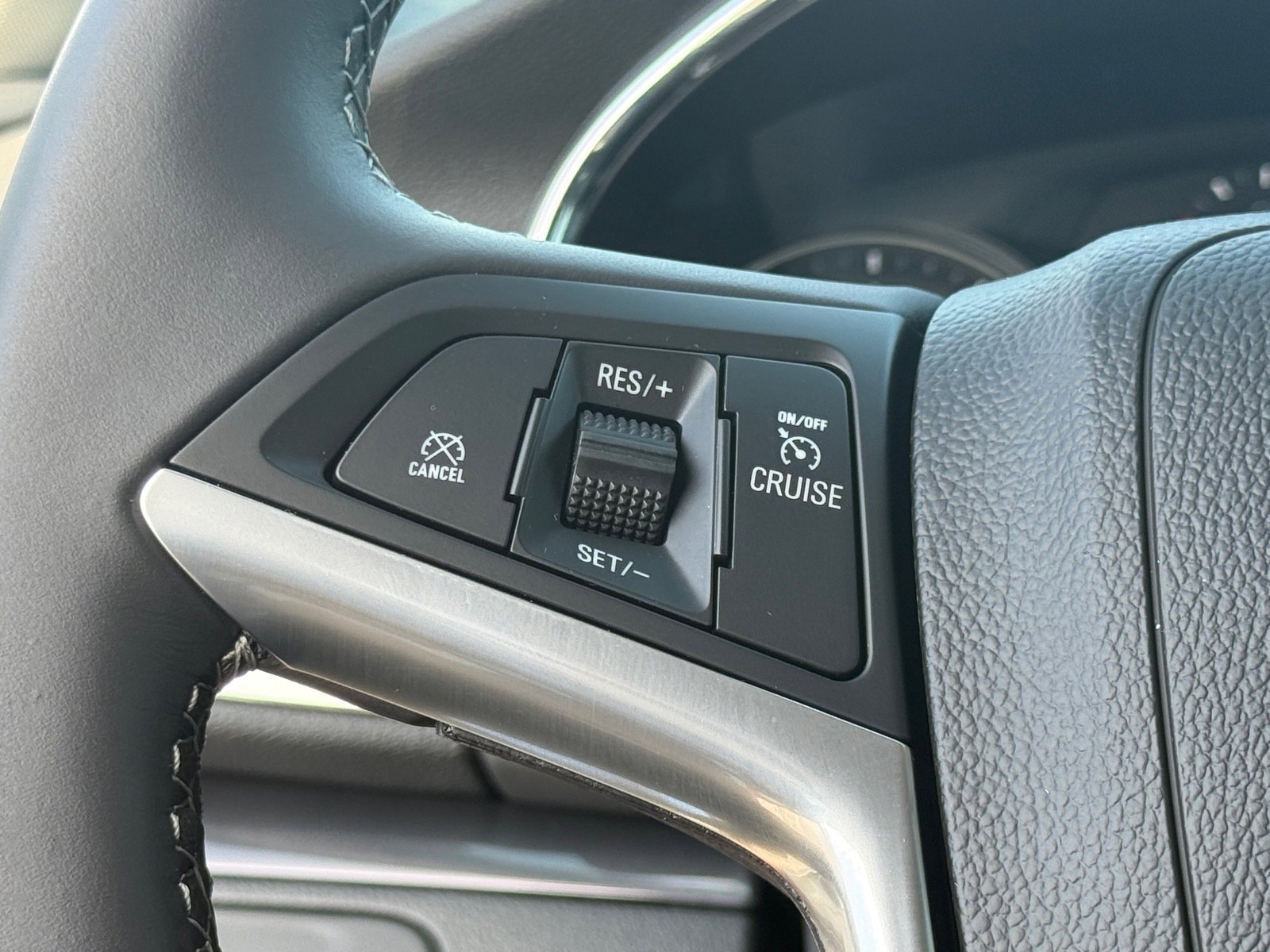 Used 2022 Buick Encore Preferred w/ Safety Package FWD image 14