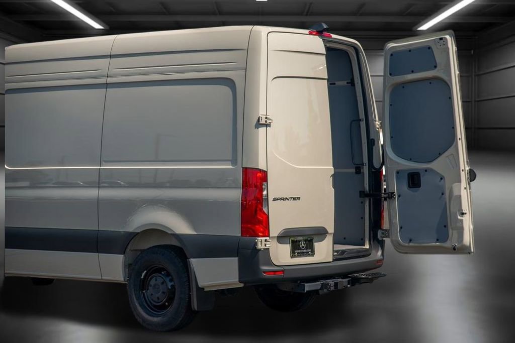 Used 2024 Mercedes-Benz Sprinter 144 Cargo image 19