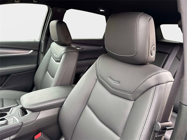 New 2025 Cadillac XT5 Luxury image 17