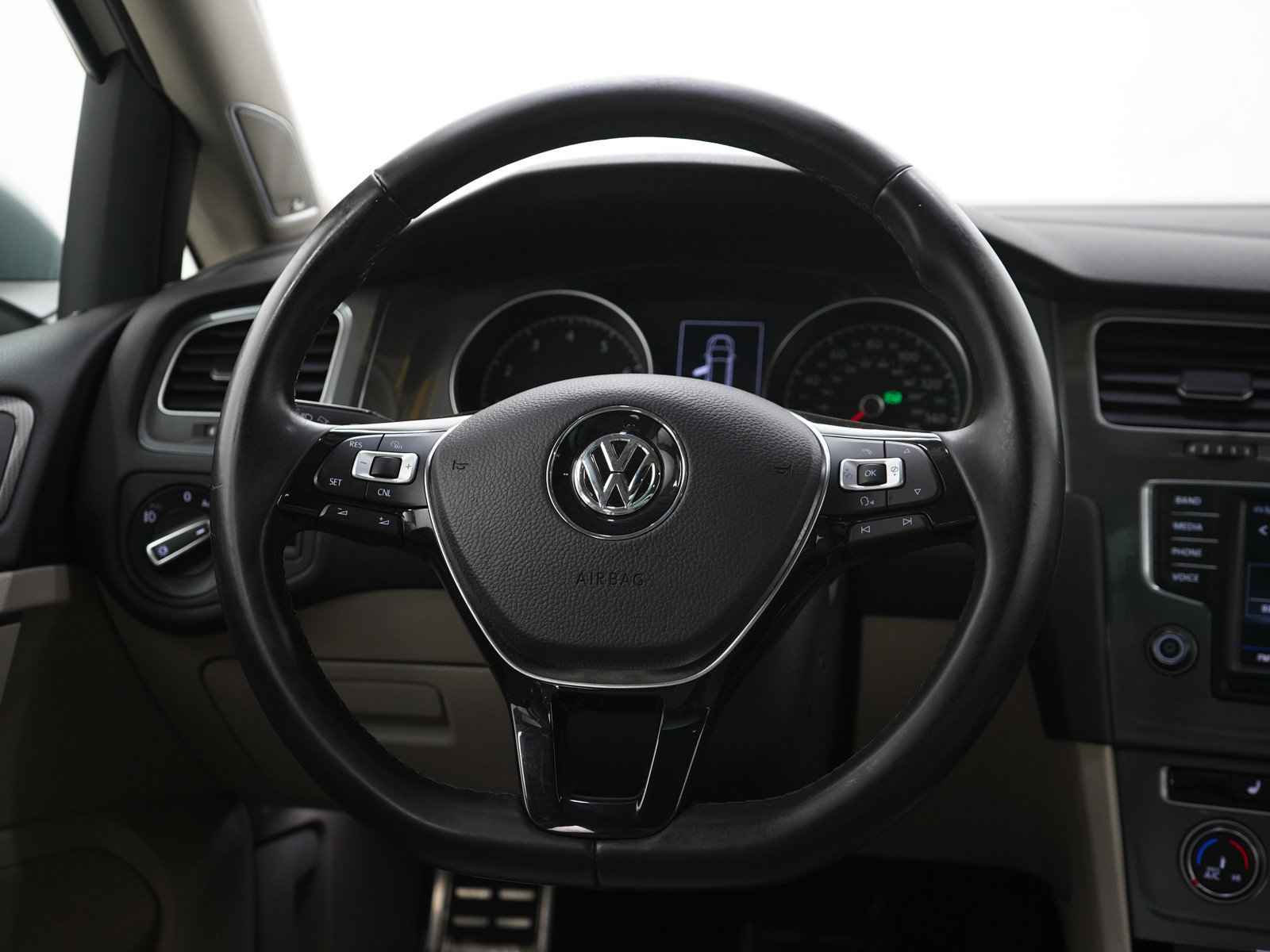 Used 2017 Volkswagen Golf Alltrack SE image 16