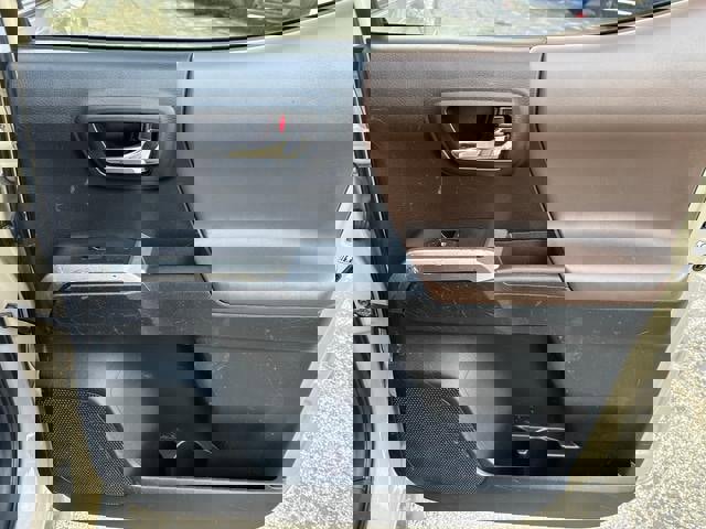 Used 2017 Toyota Tacoma Limited image 14