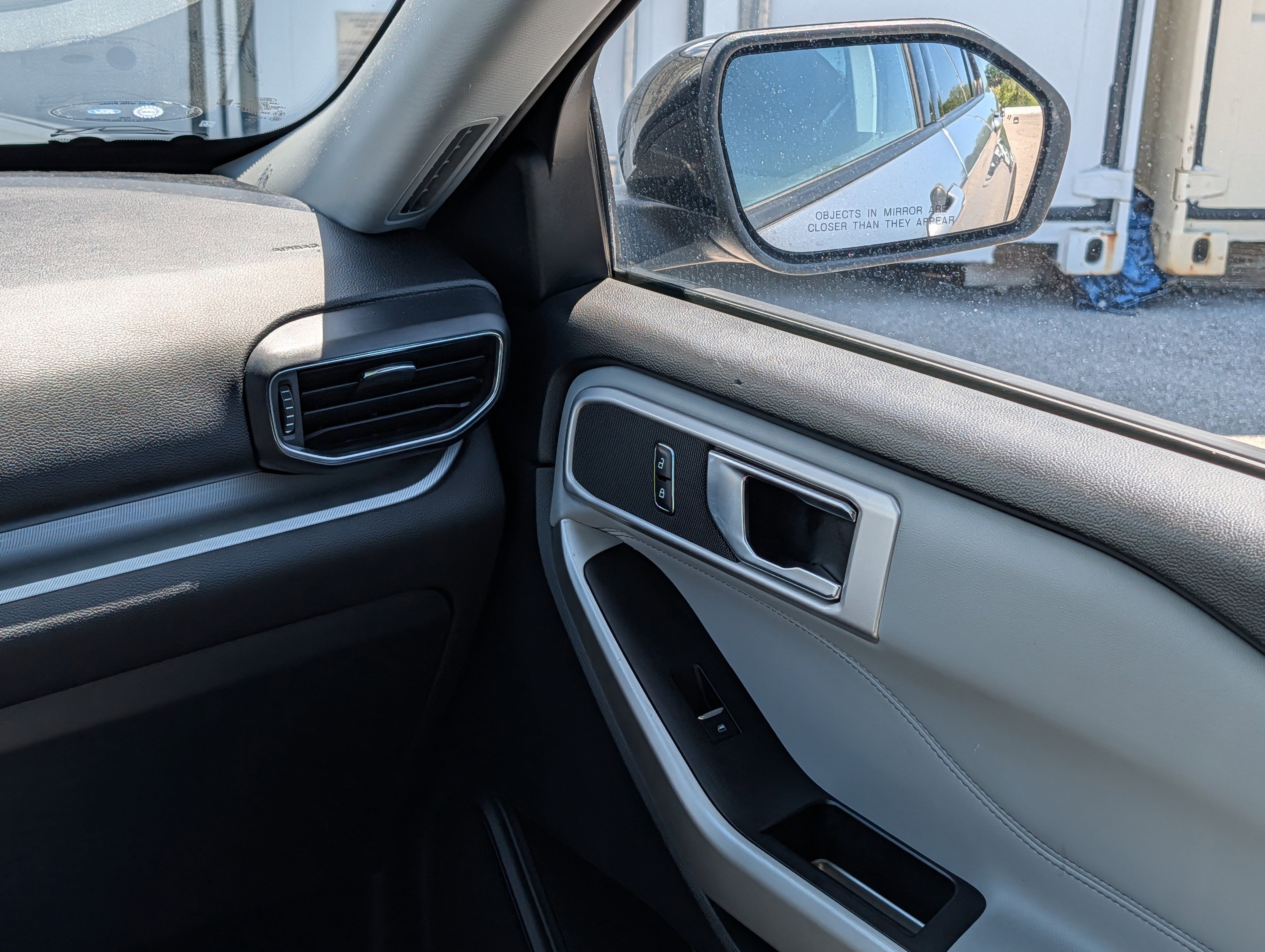 Certified 2022 Ford Explorer XLT w/ Equipment Group 202A AWD/4WD image 18